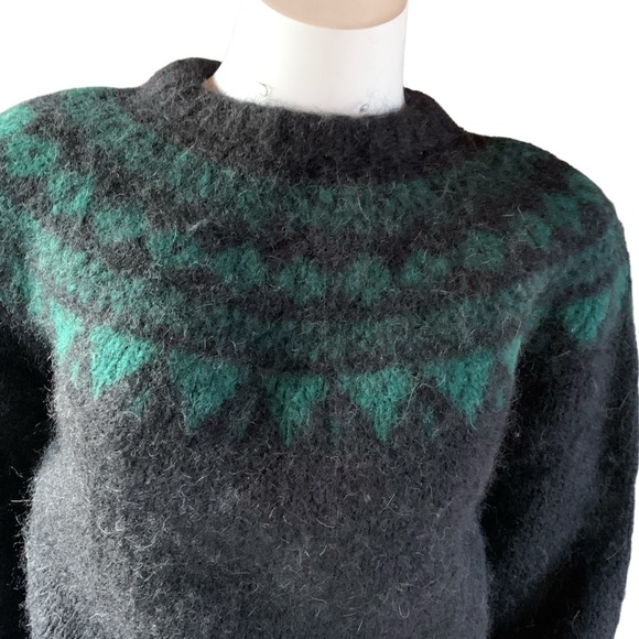 Thick artisan knit Fair Isle sweater - Picture 7 of 8